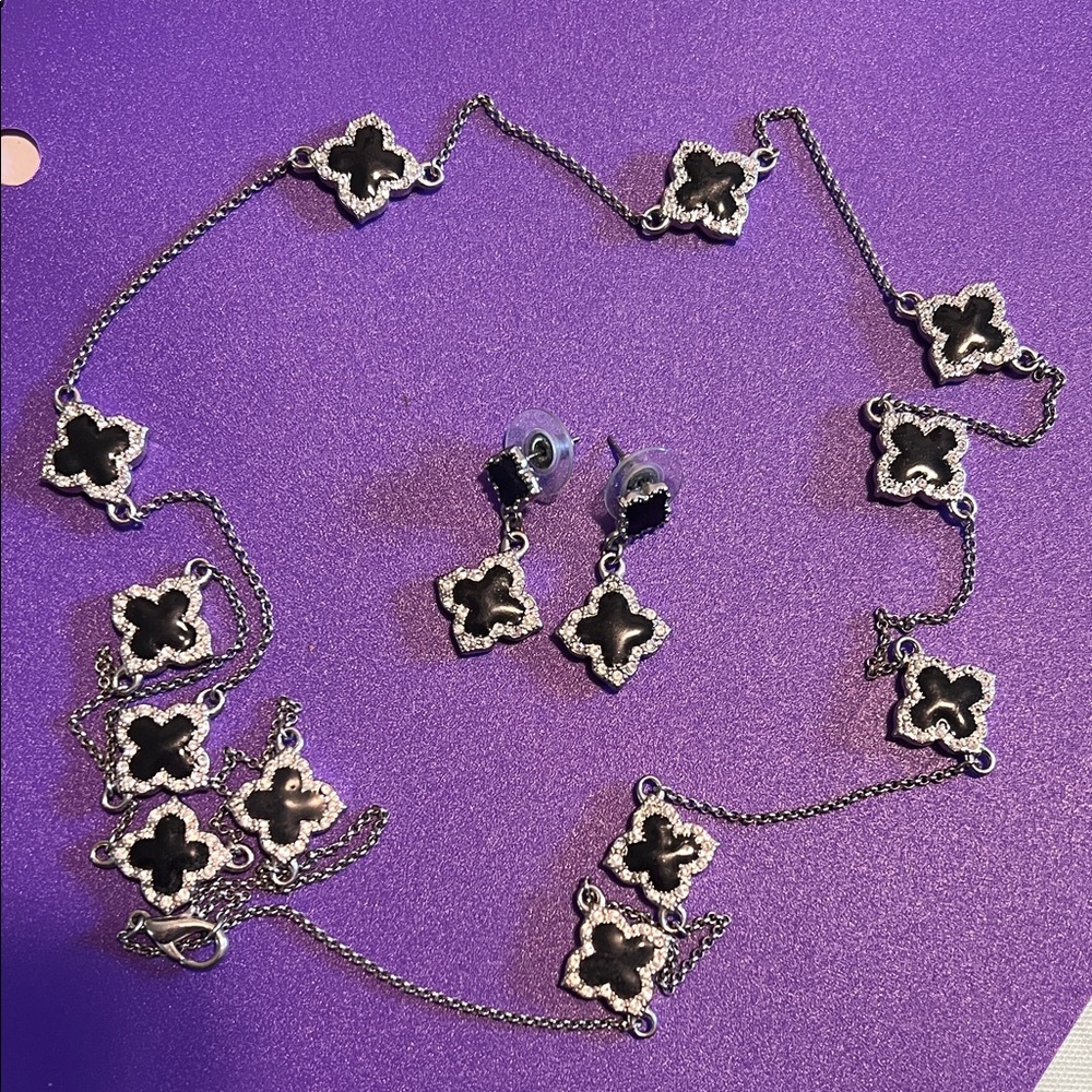 Source Unknown Black and Silver Necklace and earrings  Set